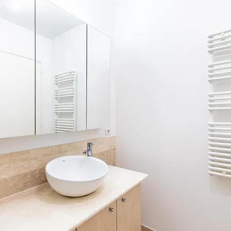 Appartement Guestraedy - Peaceful Parisian Escape *