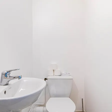 Guestraedy - Peaceful Parisian Escape *