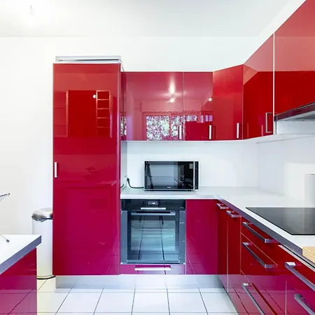 Guestraedy - Peaceful Parisian Escape *